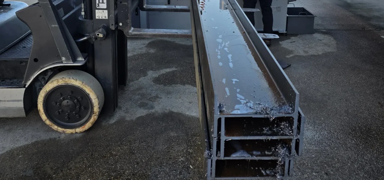 cnc-saw-cutting_080102